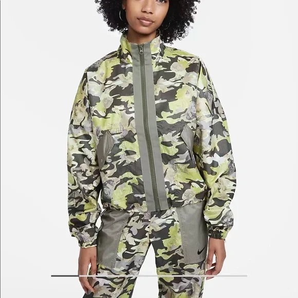 ‼️ONLY 1‼️ Nike Women’s Outfit XXL - Picture 16 of 16